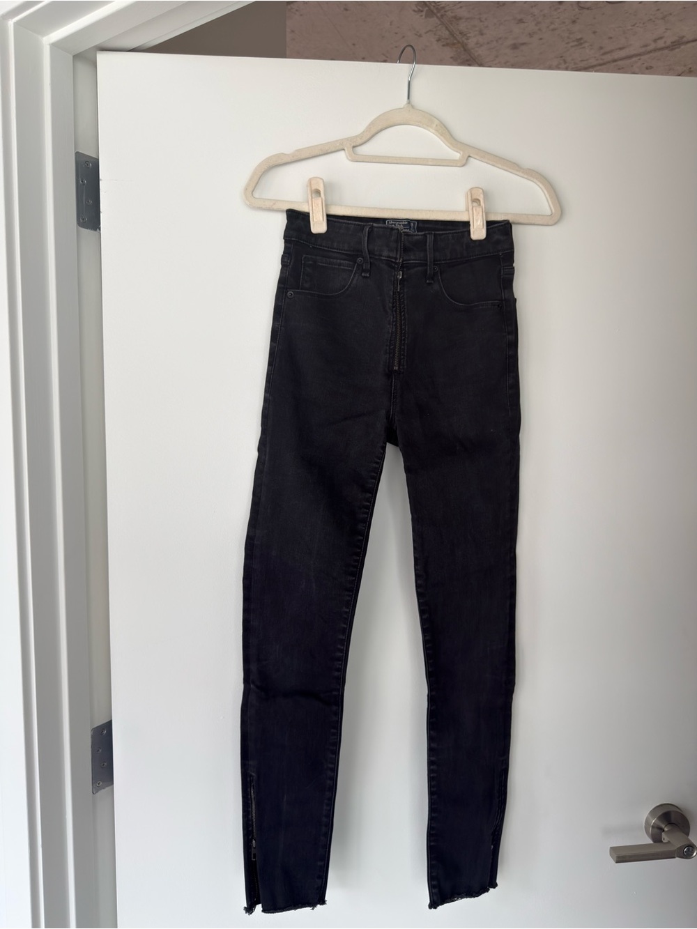 Abercrombie & Fitch Black High-Rise Skinny Jeans